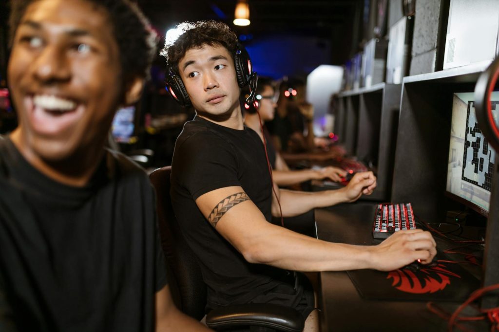 Giao diện theo dõi trận e-sport đang diễn ra với tỷ lệ cược cập nhật theo thời gian thực