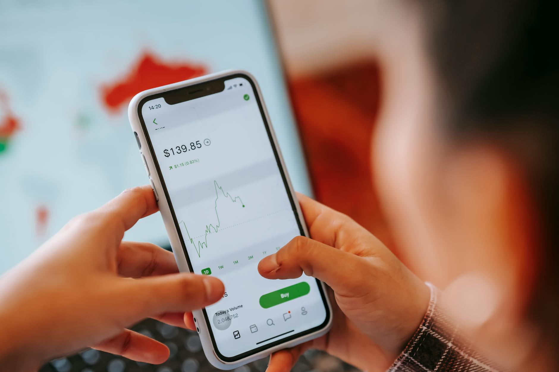 Người chơi theo dõi tiến độ và ngân sách để duy trì hạng VIP ổn định