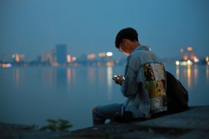 Người dùng truy cập nền tảng trên điện thoại bằng trình duyệt mà không cần cài app
